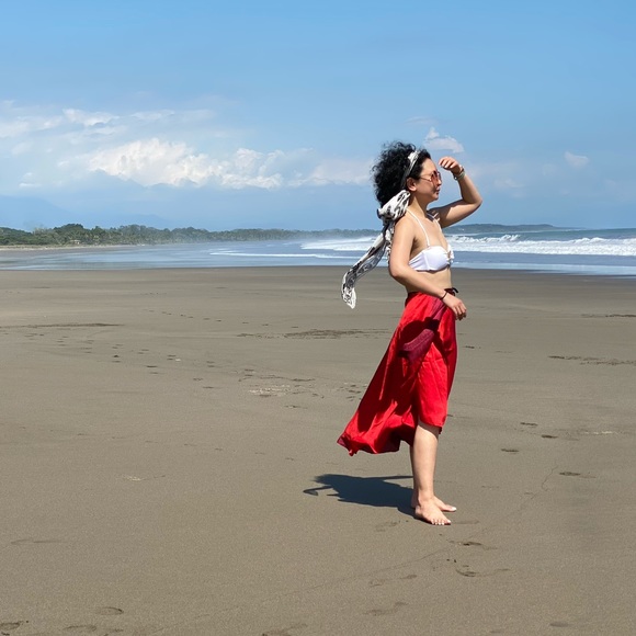 Meet your Posher, Flora - Picture 2 of 4